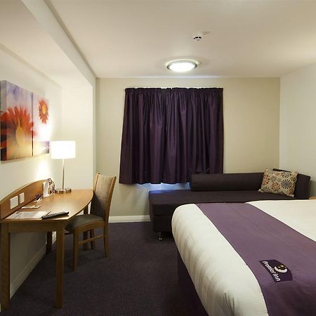 Premier Inn บิสเตอร์ ภายนอก รูปภาพ