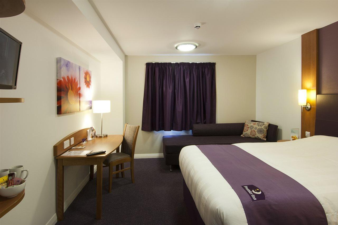 Premier Inn บิสเตอร์ ภายนอก รูปภาพ