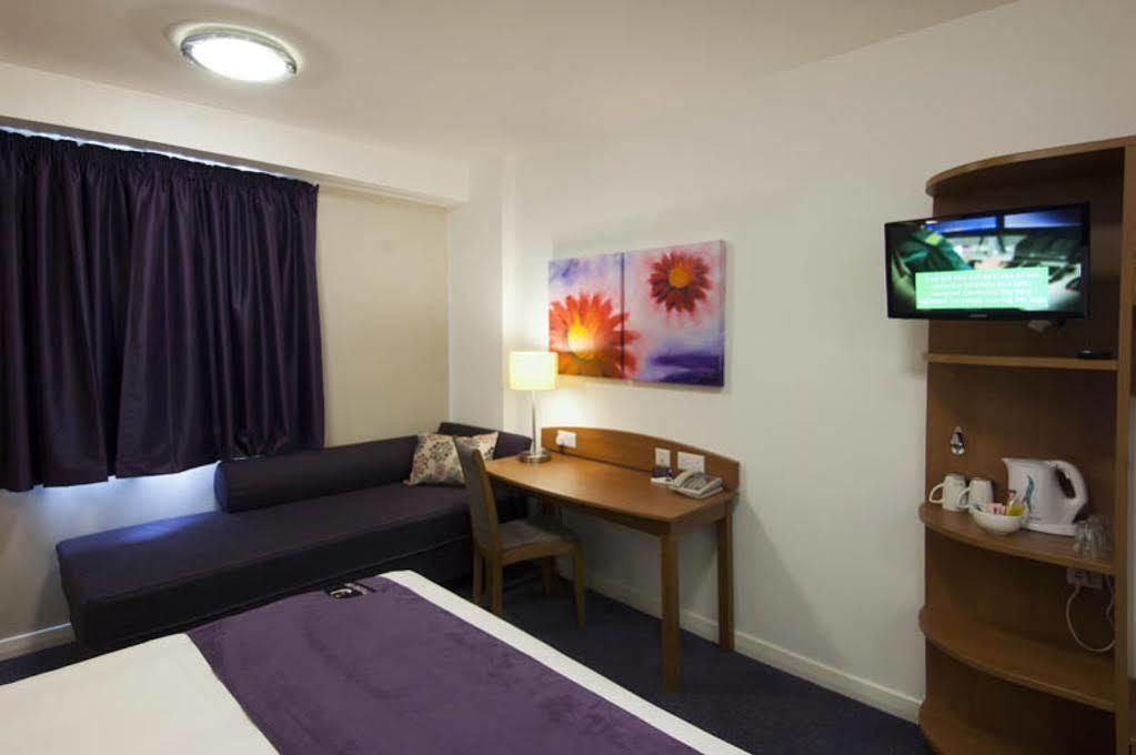 Premier Inn บิสเตอร์ ภายนอก รูปภาพ