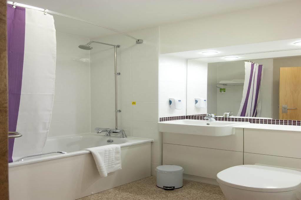 Premier Inn บิสเตอร์ ภายนอก รูปภาพ