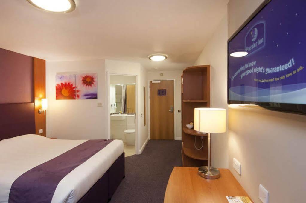 Premier Inn บิสเตอร์ ภายนอก รูปภาพ