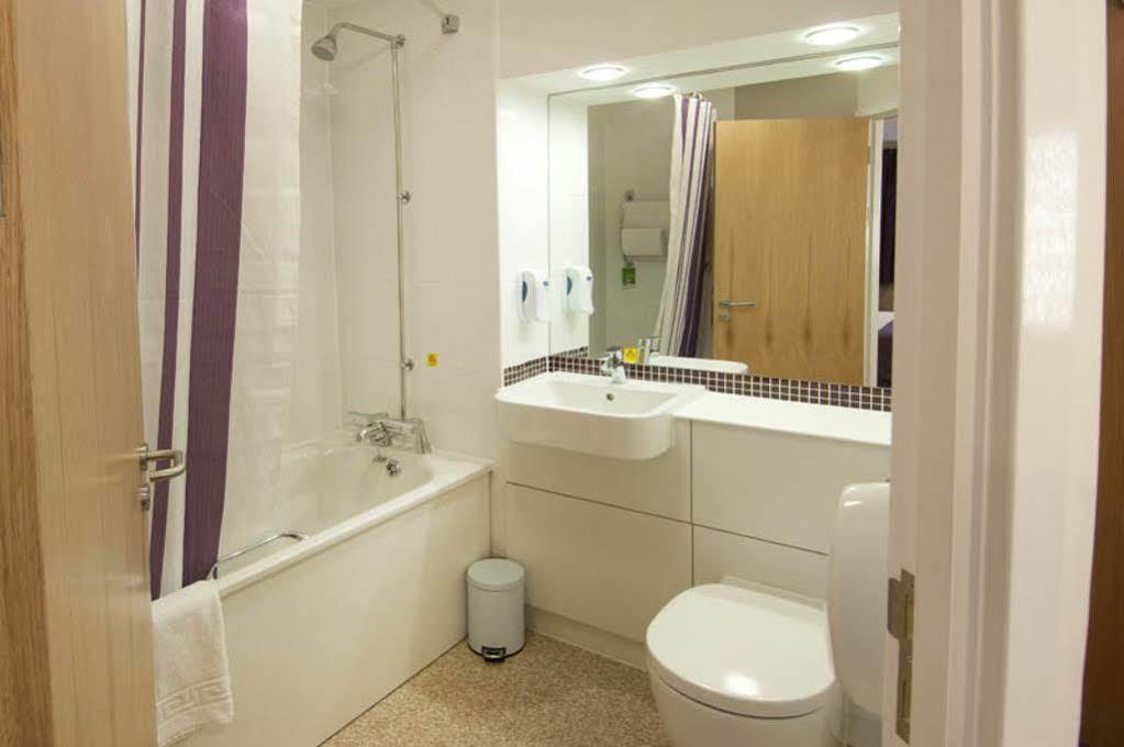 Premier Inn บิสเตอร์ ภายนอก รูปภาพ